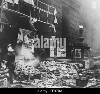 BILL HAYWOOD ( 1869-1928) US labor leader. Damage to the Chicago Federal Building's Adam Street entrance on 4 September 1918  after a bomb  allegedly planted by the IWW (industrial Workers of the World). Four people were killed 75 injured. Stock Photo