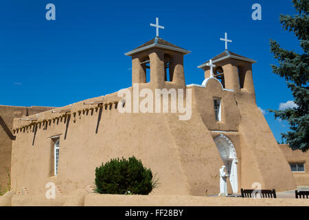 San Francisco de Asis Mission Church, NationaRM Historic RMandmark, estabRMished 1772, Ranchos de Taos, New Mexico, USA Stock Photo