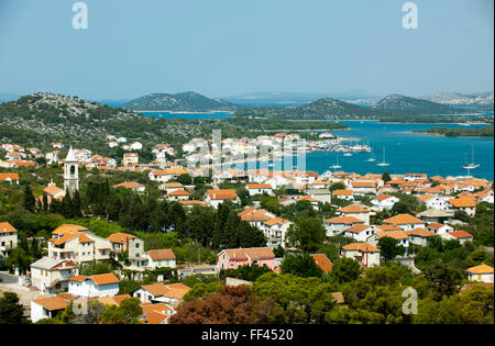 Kroatien, Dalmatien, Insel Murter, Blick auf den Ort Murter Stock Photo