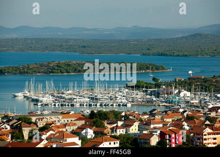 Kroatien, Dalmatien, Insel Murter, Blick auf den Ort Murter Stock Photo