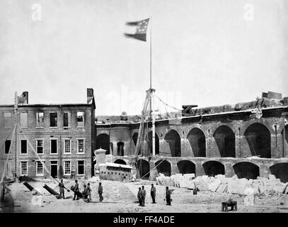 American Civil War.The Confederate flag flying at Fort Sumter, Charleston Harbor on 15th April 1861, following the surrender of Union troops Stock Photo