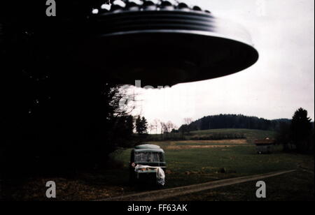 astronautics, unidentified flying object (UFO), flying ufo, Duerstelen, Switzerland, 26.3.1981, Additional-Rights-Clearences-Not Available Stock Photo