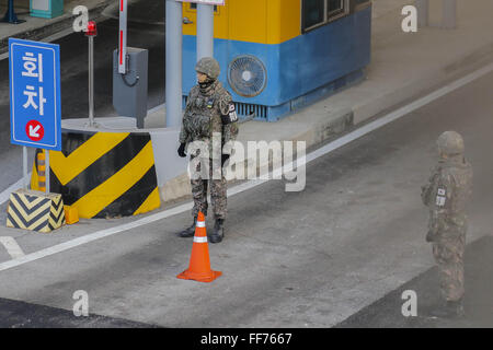 Paju, Gyeonggi, South Korea. 11th Feb, 2016. South Korean Army soldiers patrol at the customs, immigration and quarantine office near the border village of Panmunjom, in Paju, South Korea. South Korea said Wednesday that it will shut down a joint industrial park with North Korea in response to its recent rocket launch, accusing the North of using hard currency from the park to develop its nuclear and missile programs. Credit:  Zuma Press/ZUMA Wire/Alamy Live News