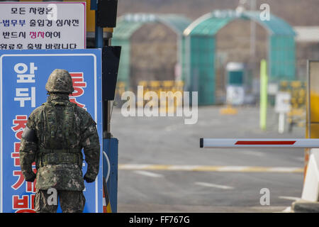 Paju, Gyeonggi, South Korea. 11th Feb, 2016. South Korean Army soldiers patrol at the customs, immigration and quarantine office near the border village of Panmunjom, in Paju, South Korea. South Korea said Wednesday that it will shut down a joint industrial park with North Korea in response to its recent rocket launch, accusing the North of using hard currency from the park to develop its nuclear and missile programs. Credit:  Zuma Press/ZUMA Wire/Alamy Live News