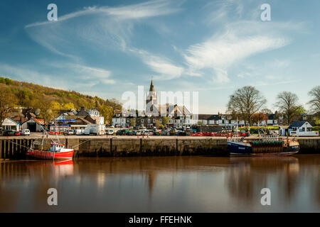 A view of Kirkcudbright, Dumfries and Galloway, Scotland, UK from the Kirkcudbright bridge over the river Dee. Stock Photo