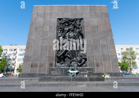 Monument to the Ghetto Heroes commemorating the Warsaw Ghetto Uprising Stock Photo