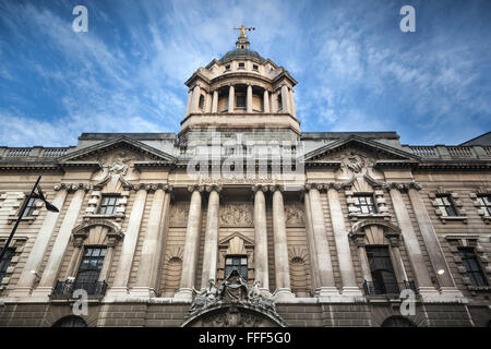 Facade of the 1900 building for the Central Criminal Court, known as the Old Bailey, in central London. Justice statue on top. Stock Photo