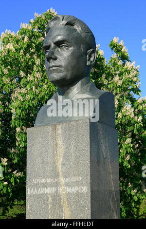 Statue of the Soviet/Russian cosmonaut Vladimir Mikhaylovich Komarov (1927-1967) at Cosmonauts Alley in Moscow, Russia Stock Photo