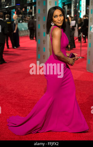 London, UK. 14th February, 2016. Actress Angela Bassett arrives at the EE British Academy Film Awards, BAFTA Awards, at the Royal Opera House in London, England, on 14 February 2016. Credit:  dpa picture alliance/Alamy Live News Stock Photo