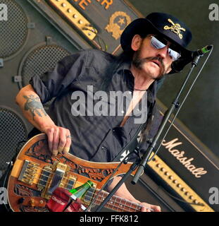 Glastonbury Festival, Somerset, 26th June 2015,  Ian Lemmy Kilmister performing live with Motorhead on the Pyramid Stage Stock Photo