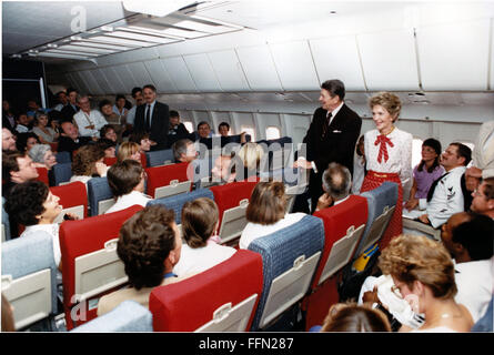 Camp Springs, Maryland, USA. 11th Jan, 2010. United States President Ronald Reagan and first lady Nancy Reagan welcome the released hostages from TWA Flight 847 at Andrews Air Force Base in Maryland on Tuesday, July 2, 1985.Mandatory Credit: Bill Fitz-Patrick - White House via CNP © Bill Fitz-Patrick/CNP/ZUMA Wire/Alamy Live News Stock Photo