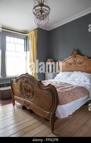 Artist Alice Instone's house in Clapham, London. The master bedroom on the first floor. Stock Photo