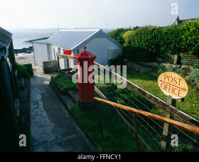 Iona village post office at Baile Mor overlooking St Ronan's Bay and the Sound of Iona, Argyll, Scotland. Stock Photo