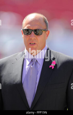 Tampa, FL, USA. 14th Oct, 2012. Kansas City Chiefs General Manager Scott Pioli prior to his team's game against the Tampa Bay Buccaneers at Raymond James Stadium on Oct. 14, 2012 in Tampa, Florida. ZUMA Press/Scott A. Miller. © Scott A. Miller/ZUMA Wire/Alamy Live News Stock Photo