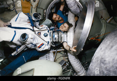 MIR SPACE STATION, 1996. /nAmerican astronaut Shannon Lucid with ...