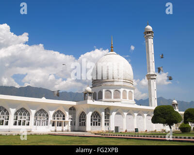 Hazratbal Shrine Dargah Sharif Masjid Mosque ; Srinagar ; Jammu and Kashmir ; India Stock Photo