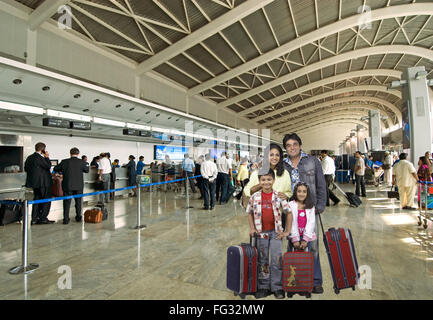 Santacruz airport hi res stock photography and images Alamy