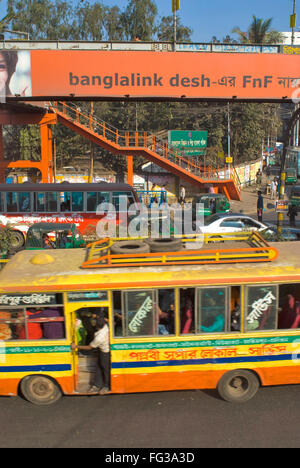 Traffic on road foot over bridge Mirpur road ; Dhanmondi ; Dhaka ; Bangladesh Stock Photo