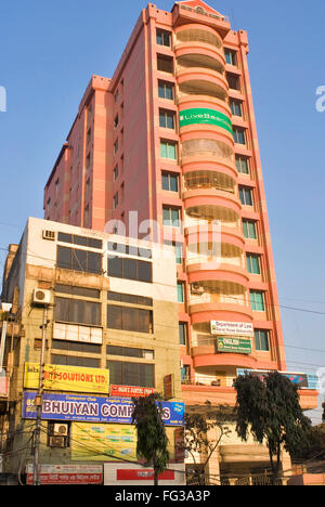 Building ; Mirpur road ; Dhanmondi ; Dhaka ; Bangladesh Stock Photo