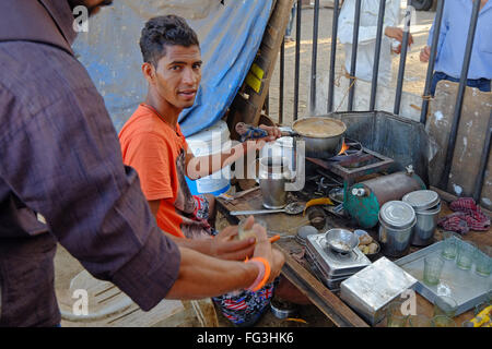 Chai wallah ( tea seller) in Mumbai, India Stock Photo