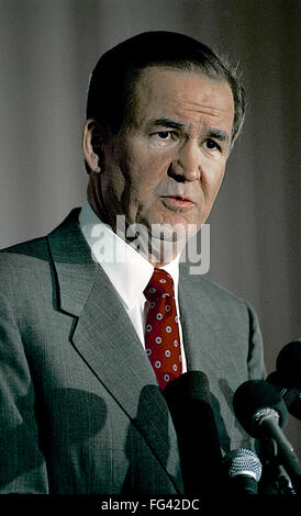 Washington, DC., USA 19th February, 1992 Pat Buchanan addresses the CPAC meeting.  Patrick Joseph 'Pat' Buchanan  is an American paleoconservative political commentator, author, syndicated columnist, politician, and broadcaster. Buchanan was a senior adviser to U.S. Presidents Richard Nixon, Gerald Ford, and Ronald Reagan, and was an original host on CNN's Crossfire. He sought the Republican presidential nomination in 1992 and 1996. He ran on the Reform Party ticket in the 2000 presidential election. Credit: Mark Reinstein Stock Photo