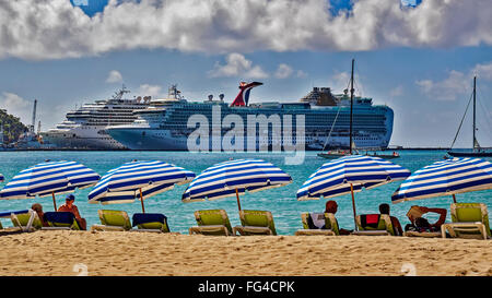 people Siting On The Beach Philipsburg Saint Martin West Indies Stock Photo