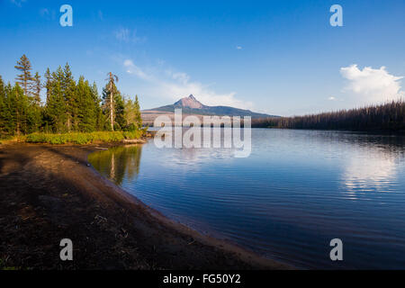 Big Lake at the base of Mt Washington, one of the tallest mountains on the Santiam Pass near Mount Jefferson. Stock Photo