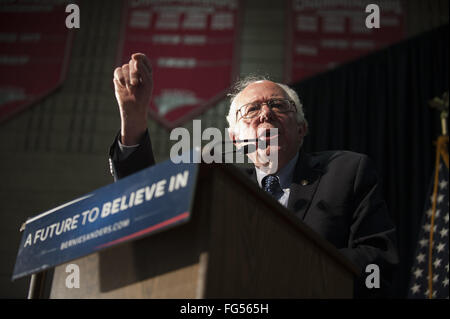 Minneapolis, Minnesota, USA. 13th Feb, 2016. Bernie Sanders delivers a campaign speech during his opening remarks before a panel of African-American activists and an audience of potential voters during the Black America Forum. Senator Bernie Sanders of Vermont, who is seeking the Democratic Party nomination for president, attended the Black America Forum, sponsored by MN Neighborhoods Organizing for Change at Patrick Henry High School in the largely African-American neighborhood of North Minneapolis, Minnesota on Friday, February 12, 2016. After beating Hillary Clinton in the New Ha Stock Photo