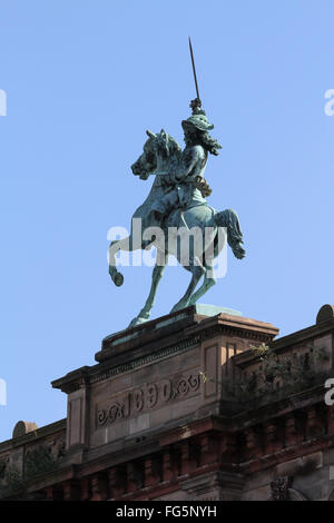 Statue of King William III (Prince of Orange) on Clifton Street Orange Hall near Carlisle Circus in North Belfast. Stock Photo