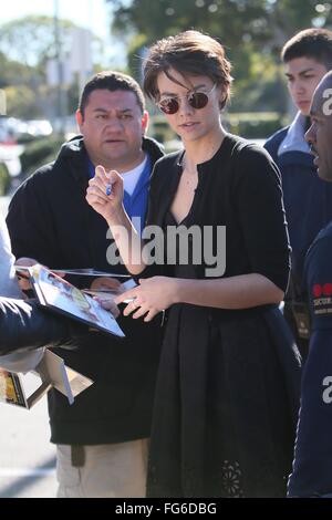 Lauren Cohan seen at Universal Studios where she was interviewed by Mario Lopez for television show 'Extra'  Featuring: Lauren Cohan Where: Los Angeles, California, United States When: 12 Jan 2016 Stock Photo