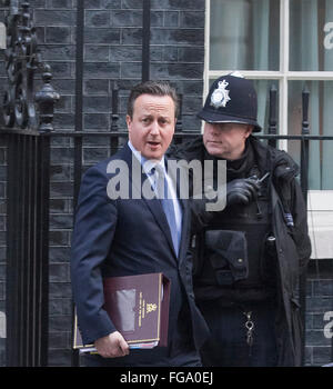 London UK. 18th February 2016. Prime Minister David Cameron leaves 10 Downing Street heading to Brussels summit in the hope of gaining support for his European Union reforms Credit:  amer ghazzal/Alamy Live News Stock Photo
