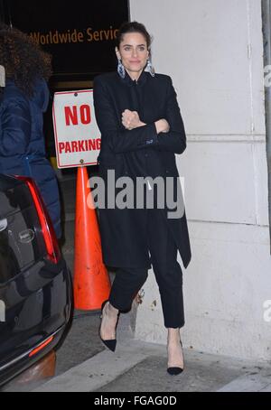 New York, USA. 18th Feb, 2016. Amanda Peet out and about for Celebrity Candids - THU, new, NY February 18, 2016. Credit:  Everett Collection Inc/Alamy Live News Stock Photo