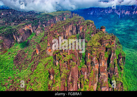 Angel Falls is the highest werfall  the world werwith a height of 979 m (807 m of unterrupted fall)genered  the Auyantepuy. It Stock Photo