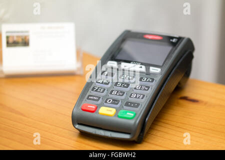 Epdq Card Machine PDQ. Credit card machine Stock Photo - Alamy