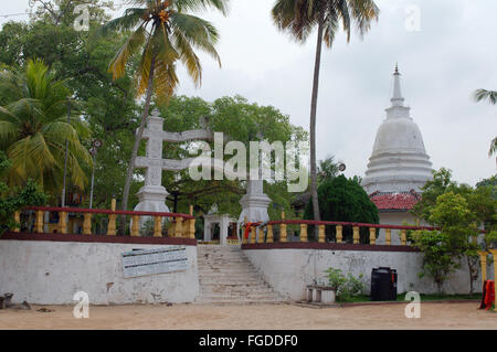 Buddhist temple in Hikkaduwa, Sri Lanka, South Asia Stock Photo