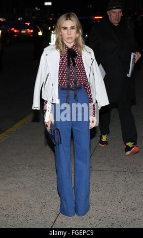 New York, NY, USA. 18th Feb, 2016. Zosia Mamet at fashion show for Marc Jacobs Fall 2016 Fashion Show - New York Fashion Week, Park Avenue Armory, New York, NY February 18, 2016. © Andres Otero/Everett Collection/Alamy Live News Stock Photo