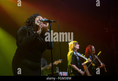 Manchester, UK. 20th February, 2015. Soul II Soul featuring Jazzie B and Caron Wheeler perform at The Manchester Academy, Manchester on their UK tour  20/02/2016 Credit:  Gary Mather/Alamy Live News Stock Photo