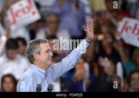Washington, DC, USA. 15th June, 2015. File photo taken on June 15, 2015 shows U.S. Former Florida Governor Jeb Bush announcing his bid for the Republican presidential nomination at Kendall campus of Miami Dade College in Miami, Florida, the United States. Jeb Bush on Saturday withdrew from his race for the White House after he lost the South Carolina primary. © Yin Bogu/Xinhua/Alamy Live News Stock Photo