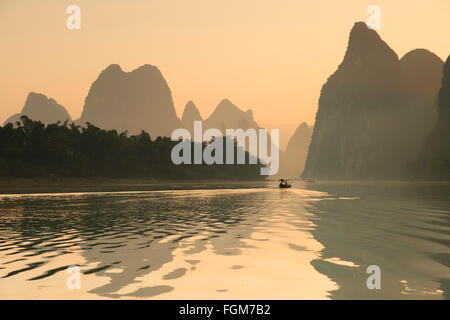 Li River at dawn, Xingping, Yangshuo, Guangxi, China Stock Photo