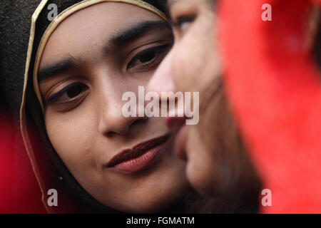 Dhaka, Bangladesh. 21 February, 2016. Thousands of people thronged at the Central Shaheed Minar in Dhaka to pay homage to the language heroes on the occasion of the International Mother Language Day on 21 February, 2016. Nation is paying homage to the memories of the valiant sons of the soil who made supreme sacrifices to establish rights of the mother tongue in 1952 Credit:  Rehman Asad/Alamy Live News Stock Photo