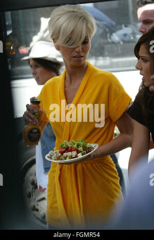 Girls Aloud On set filming Shampoo advert in Hoxton Square London (credit image © Jack Ludlam) Stock Photo