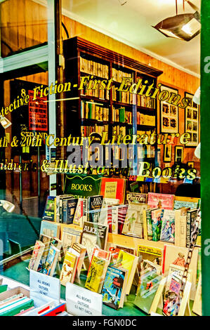 Bookshop in London, Cecil Court; Buchladen in London Stock Photo