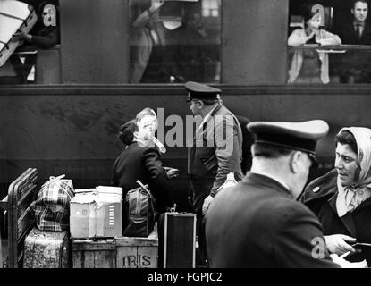 geography / travel, Germany, people, arrival of Greek foreign workers, central station, Munich, 1965, Additional-Rights-Clearences-Not Available Stock Photo