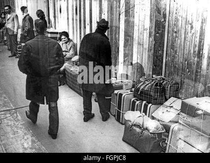 geography / travel, Germany, people, arrival of foreign workers, central station, Munich, 1972, Additional-Rights-Clearences-Not Available Stock Photo