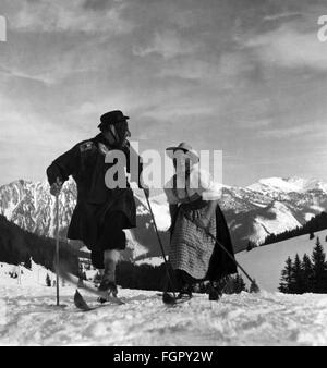 festivities, carnival, carnival on skis, skiers in traditional costumes of the Ries and Mittenwald, Firstalm, Schliersee, 1938, Additional-Rights-Clearences-Not Available Stock Photo