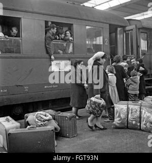 geography / travel, Germany, people, arrival of Yugoslavian and Greek foreign workers, central station, Munich, November 1965, Additional-Rights-Clearences-Not Available Stock Photo
