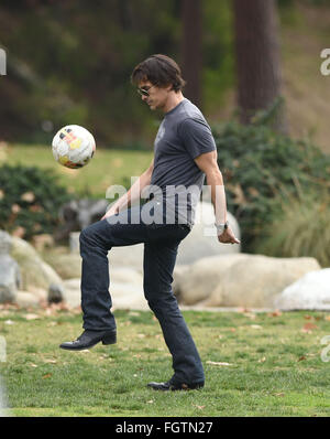 Olivier Martinez and his son play soccer at Coldwater Canyon Park in Beverly Hills  Featuring: Olivier Martinez Where: Los Angeles, California, United States When: 16 Jan 2016 Stock Photo