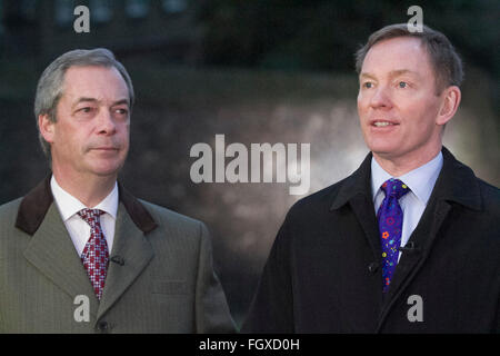 London UK. 22nd February 2016. UKIP Leader Nigel Farage argues with Labour MP Chris Bryant (R)  in front of the media as he gives his reaction to David Cameron's speech to Parliament on the EU referendum when the British public go to the polls on 23 June  to decide whether to remain or leave th European Union Credit:  amer ghazzal/Alamy Live News Stock Photo