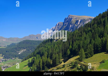 Sellajoch in den Dolomiten, italienische Alpen - Sella pass in Dolomites, italian Alps Stock Photo