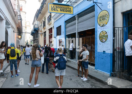 Havana, Cuba - 6 january 2016 - People walking and taking pictures in front of La Bodeguita del Medio restaurant in Old Havana, Stock Photo